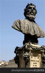 Bust of Benvenuto Cellini on a bridge, Ponte Vecchio, Florence, Tuscany, Italy