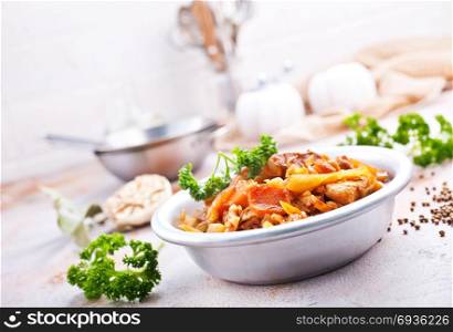 Cabbage stew with other vegetables and meat