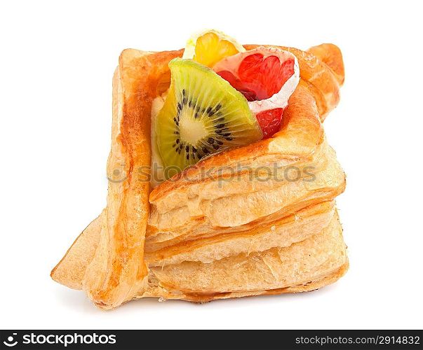 Cake from flaky past with jelly and fruit