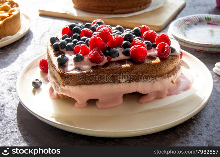 cake heartshaped with decoration