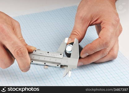 caliper measurement of the size of the details