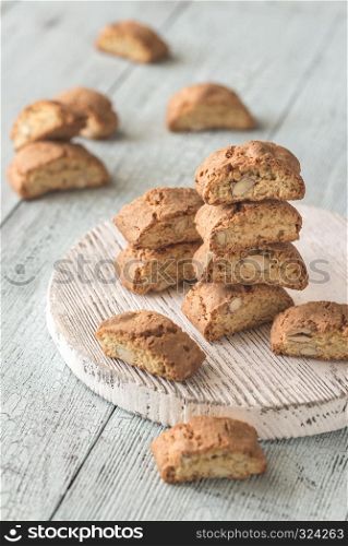 Cantuccini on the wooden board