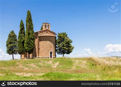 Cappella di Vitaleta (Vitaleta Church), Val d&rsquo;Orcia, Italy. The most classical image of Tuscan country.