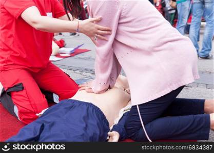 Cardiopulmonary resuscitation. First aid course.