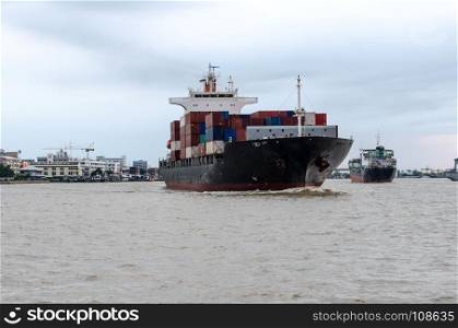 cargo ship Import and export of goods from the major rivers of Thailand.