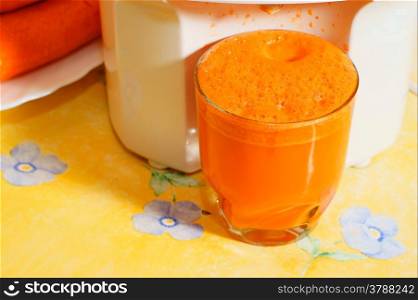 Carrot Juice in Glass, juice extractor, juicer