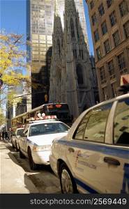 Cars parked at the roadside, St. Patrick&acute;s Cathedral, Manhattan, New York City, New York State, USA
