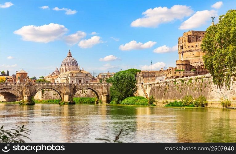 Castle Sant&rsquo;Angelo and Bridge Vittorio Emanuele II over the Tiber, Rome, Italy.. Castle Sant&rsquo;Angelo and Bridge Vittorio Emanuele II over the Tiber, Rome, Italy