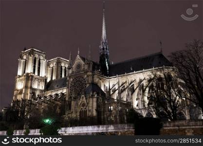 cathedral Notre-Dame de Paris at night
