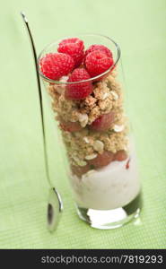 cereal with berries and yogurt