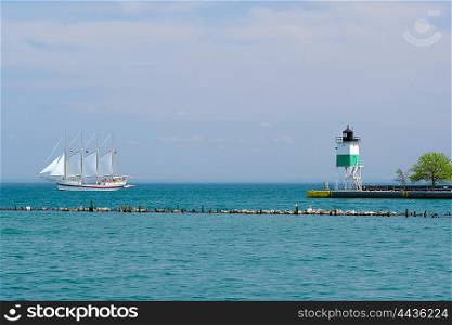 Chicago Harbor Southeast Guidewall Lighthouse, Lake Michigan, Chicago, IL, USA