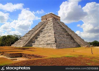 Chichen Itza Kukulcan Mayan Pyramid new underground excavation discoveries