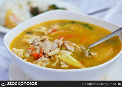 chicken and prawn soup , hot and spicy (Tom Yum)