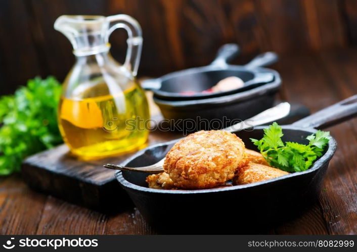 chicken cutlets with spice and fresh greens