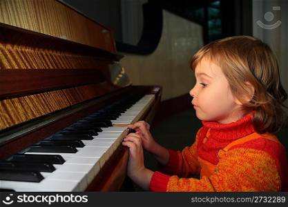child and piano