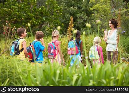 Children on Nature Field Trip