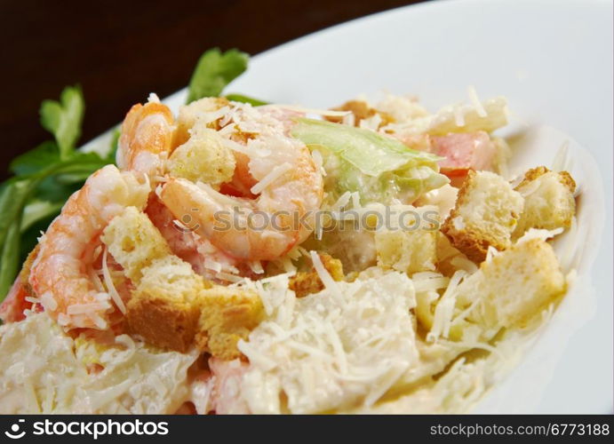 chinese prawn salad with croutons