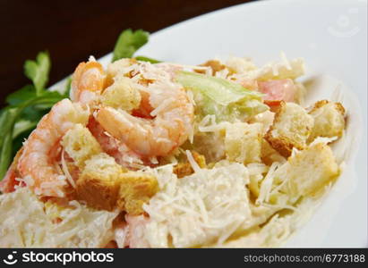 chinese prawn salad with croutons