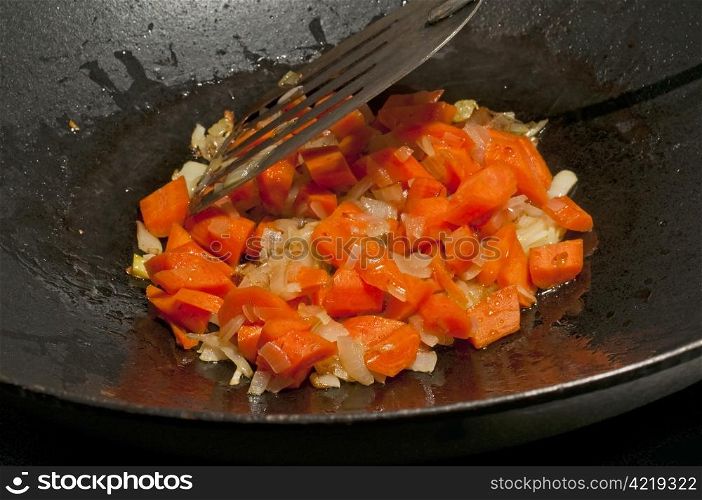 chinese wok with carrots