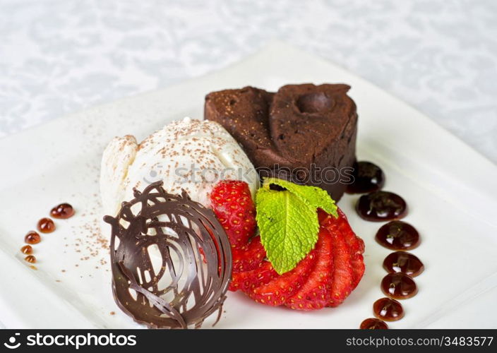 Chocolate flan with strawberries and chocolate, a wonderful dessert