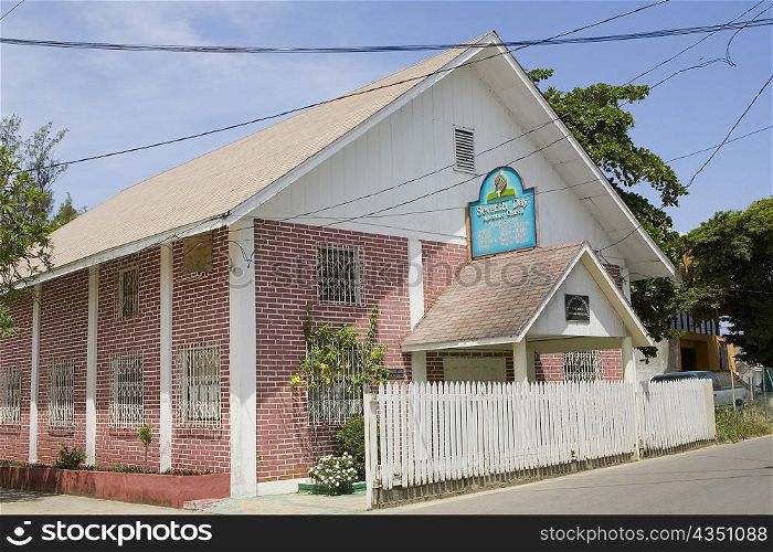 Church at the roadside, Seventh-day Adventist, French Harbour, Roatan, Bay Islands, Honduras