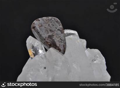 Cipolin on rock crystal