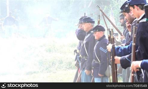 Civil War soldiers on the front lines