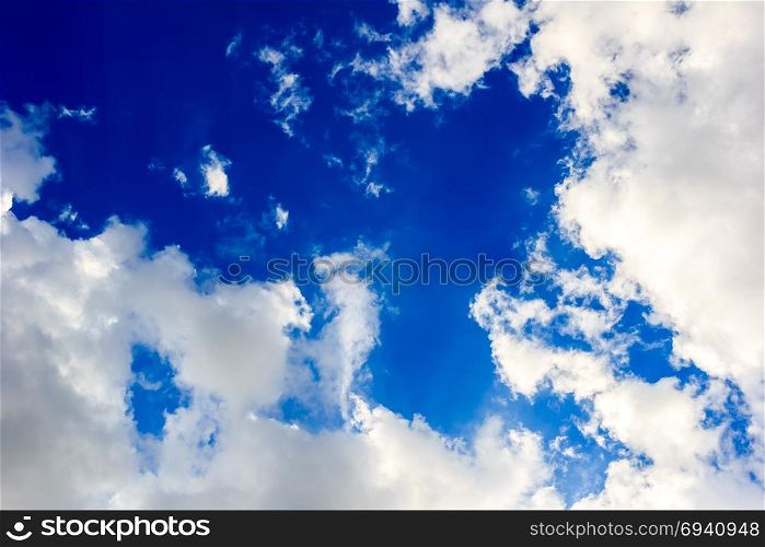 Clear sky and cloud in the sunny day.