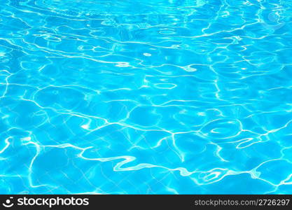 clear water in the swimming pool
