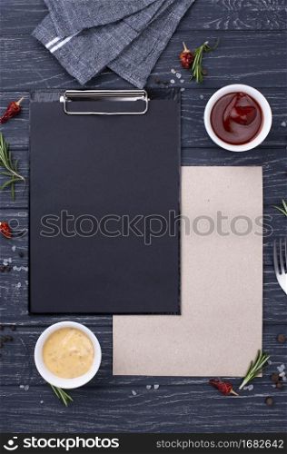 clipboard with cutlery setting souces