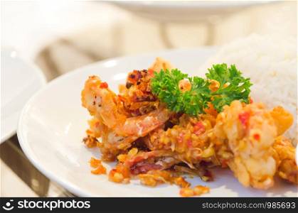 close up deep fried shrimp with chili sauce