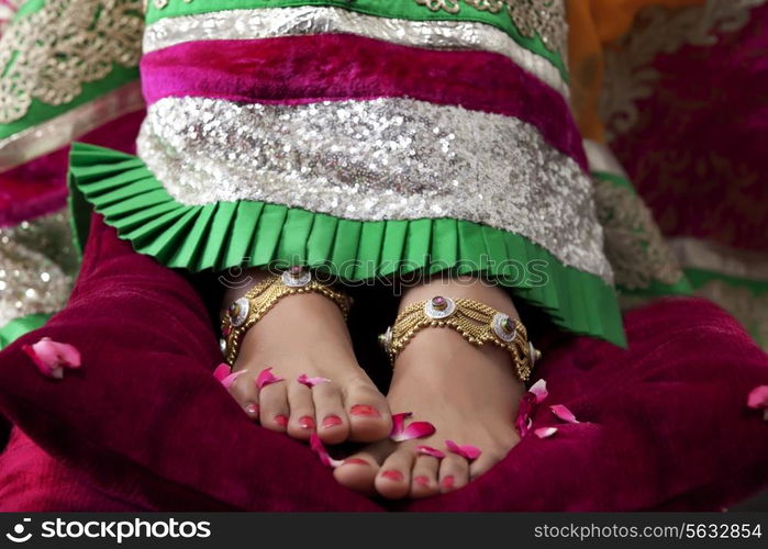 Close-up of a bride&rsquo;s feet