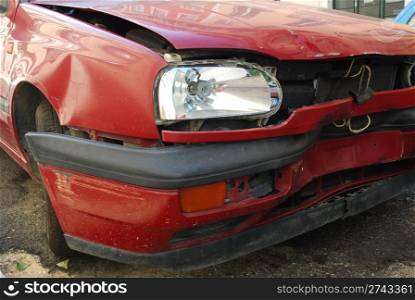 close up of a car front crashed/damaged