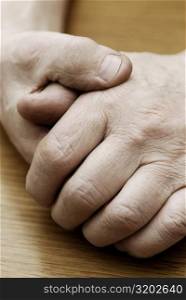 Close-up of a person&acute;s hands
