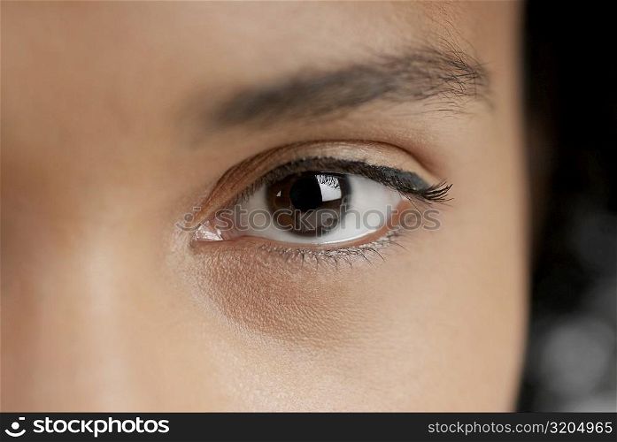 Close-up of a young woman&acute;s eye