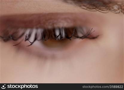 Close-up of a young woman&acute;s eyelashes