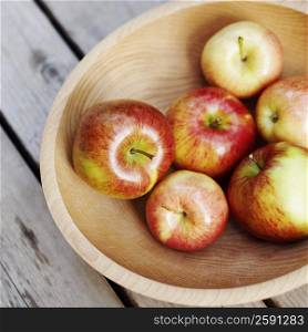 Close-up of apples in a fruit bowl