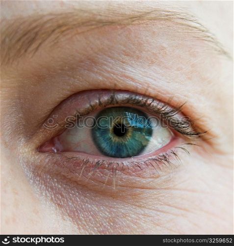 Close-up of woman&acute;s eye.