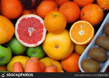 Closeup image of fruits and vegetables in grocery store