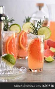 Cocktail fresh lime and rosemary combined with fresh grapefruit juice and tequila