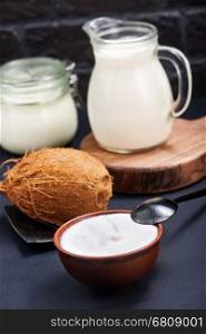 coconut produkt on the wooden table