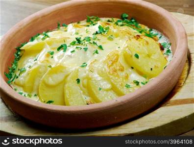Cod with cream sauce and potatoes