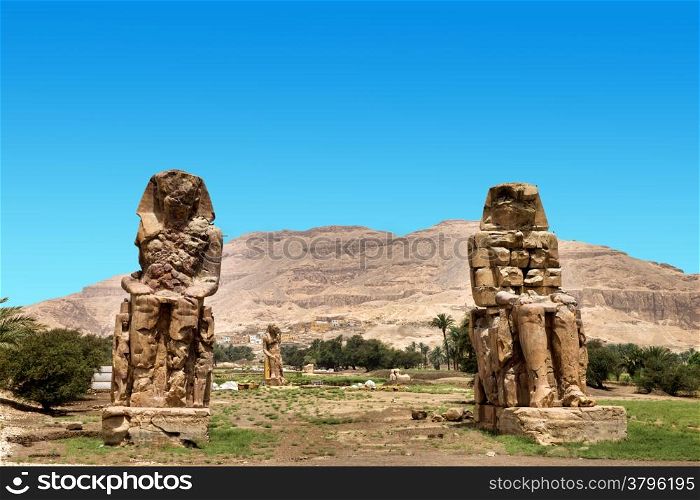 colossi of memnon gigantic statues in Luxor Egypt
