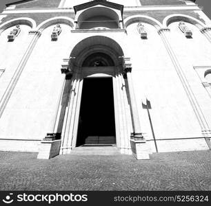 column old architecture in italy europe milan religio and sunlight