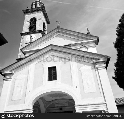 column old architecture in italy europe milan religio and sunlight