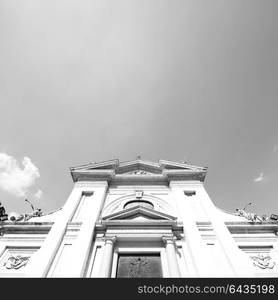 column old architecture in italy europe milan religio and sunlight