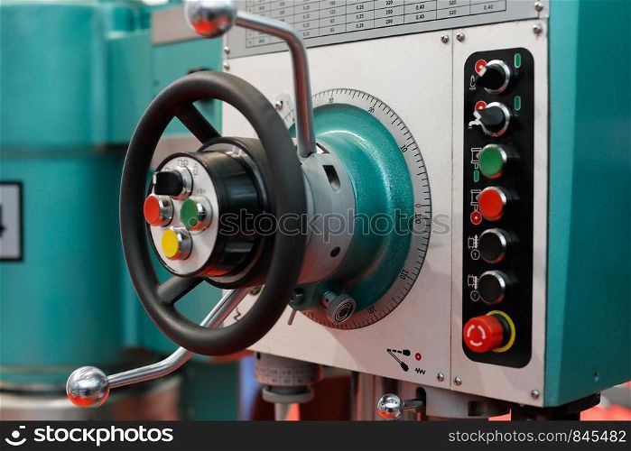 Controls of a drilling and milling machine. Selective focus