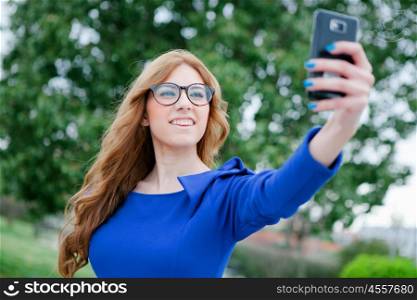 Cool pretty woman by becoming a photo with the phone&#xA;