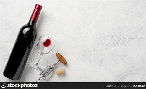 Copy space tray with wine bottles