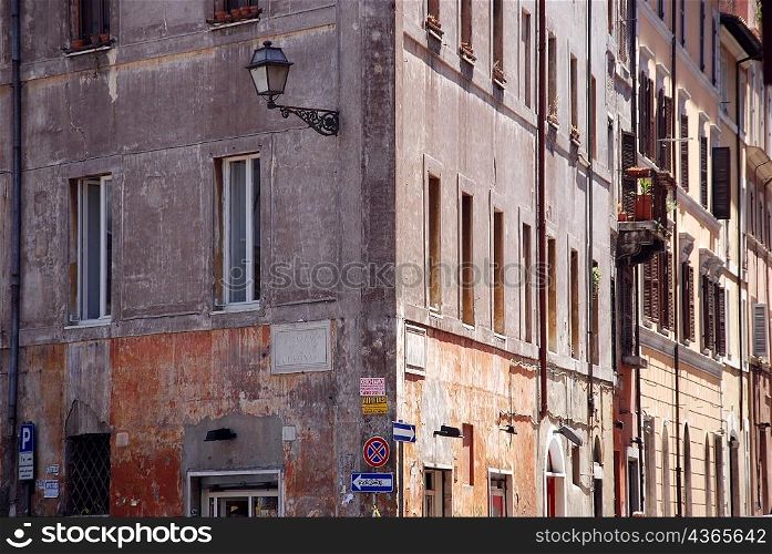 Corner building, rome